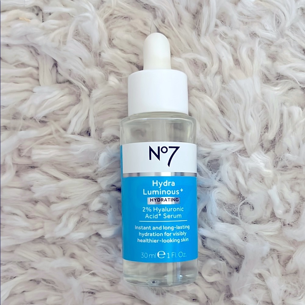 No 7 Hydra Luminous + Hydrating 2% Hyaluronic Acid Serum